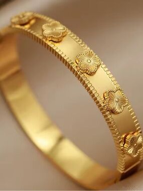 Waterproof Jewelry Live